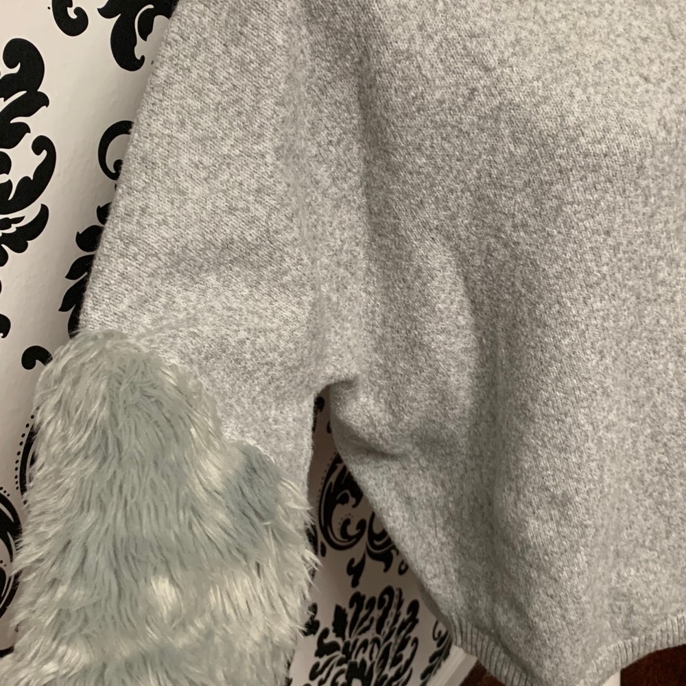 Sweater - Picture 3 of 4